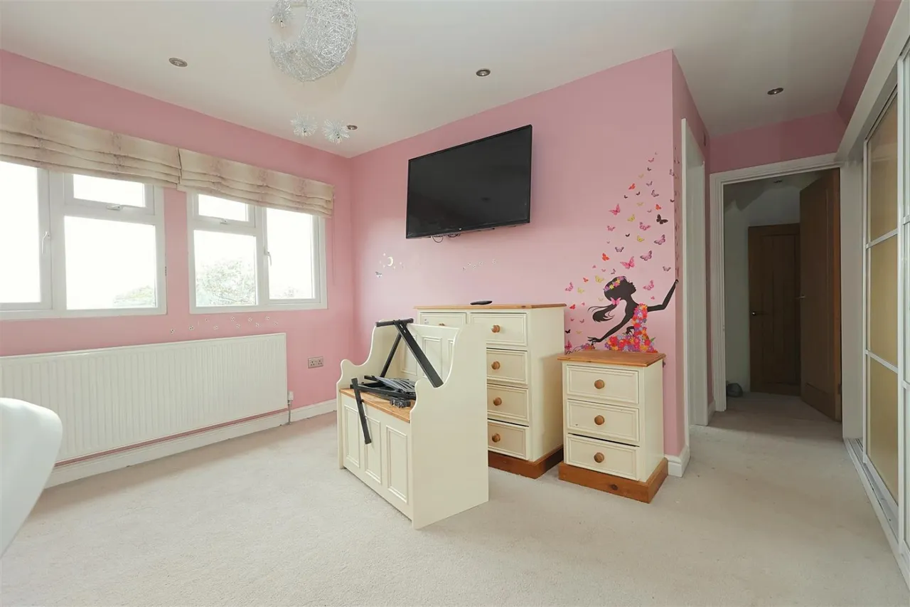 Sheridan Way, Pudsey, LS28, photo 14