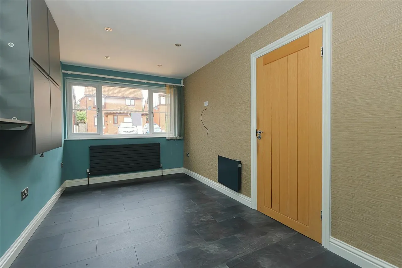 Sheridan Way, Pudsey, LS28, photo 6