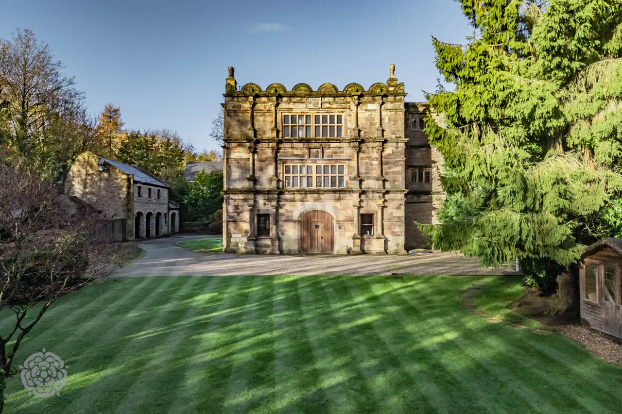 Lostock Hall Gatehouse Ox Hey Lane, Lostock, Bolton, BL6 4BS, photo 5