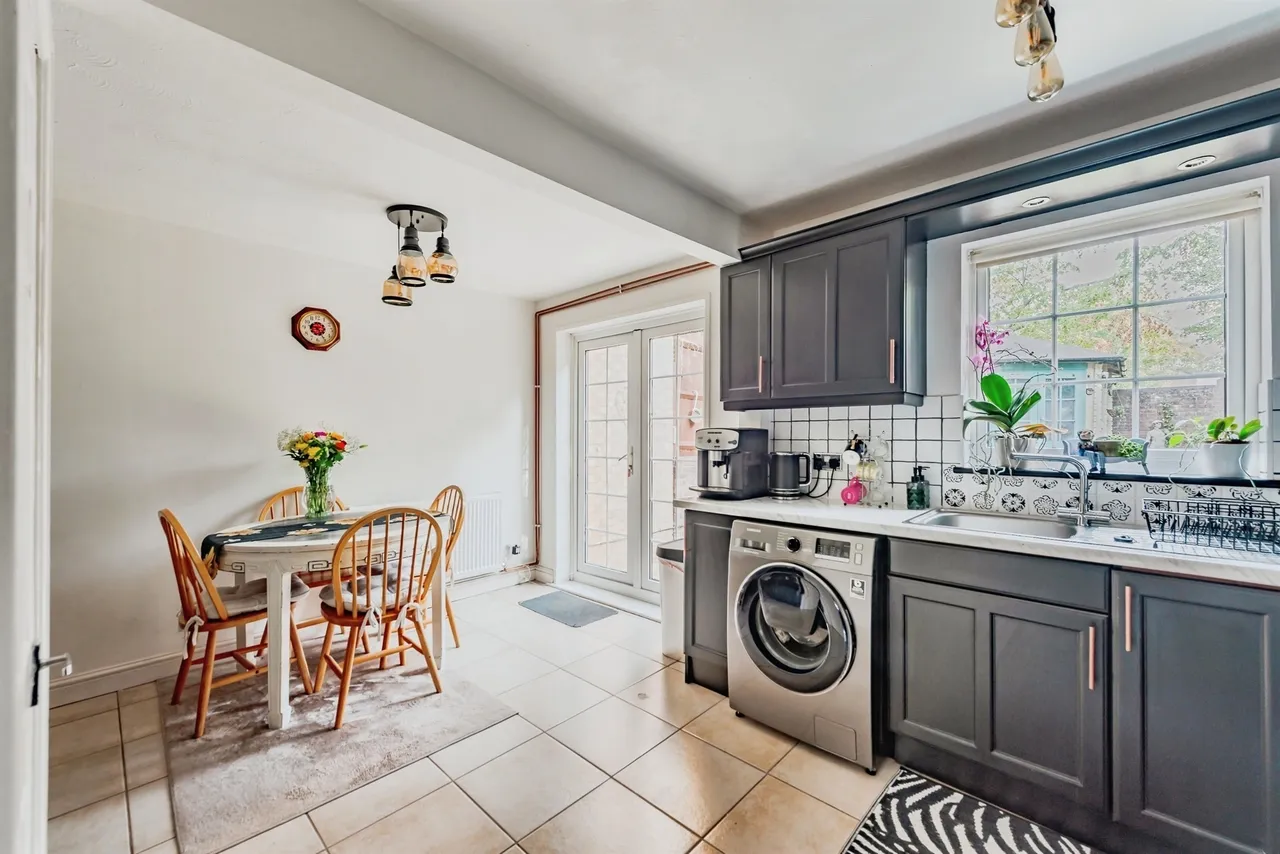 Rydal Close, Ifield, RH11, photo 5