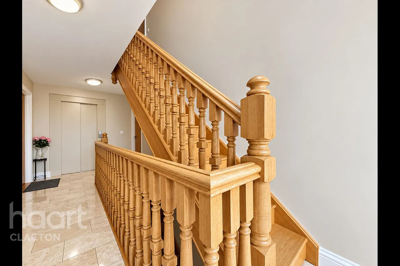 Queens Road, Frinton-On-Sea, CO13, photo 9