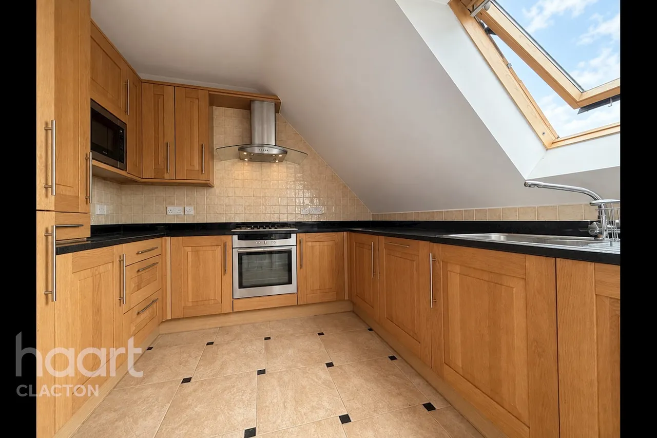 Queens Road, Frinton-On-Sea, CO13, photo 4