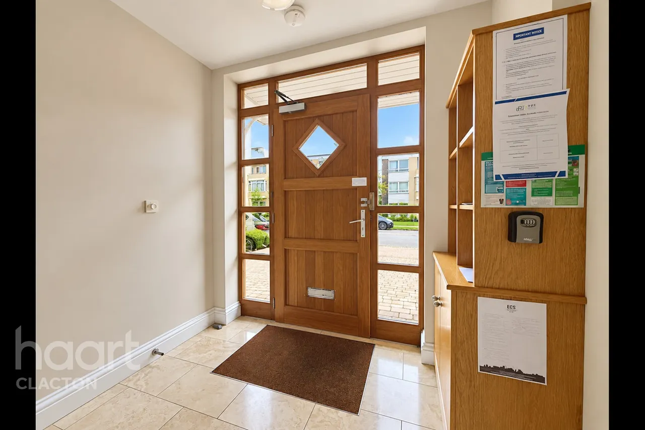 Queens Road, Frinton-On-Sea, CO13, photo 2
