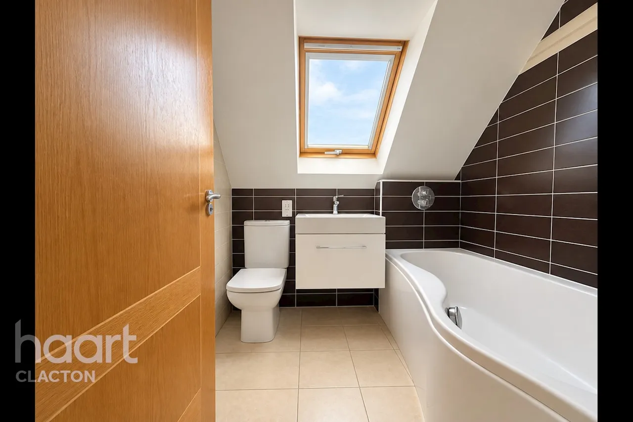 Queens Road, Frinton-On-Sea, CO13, photo 6