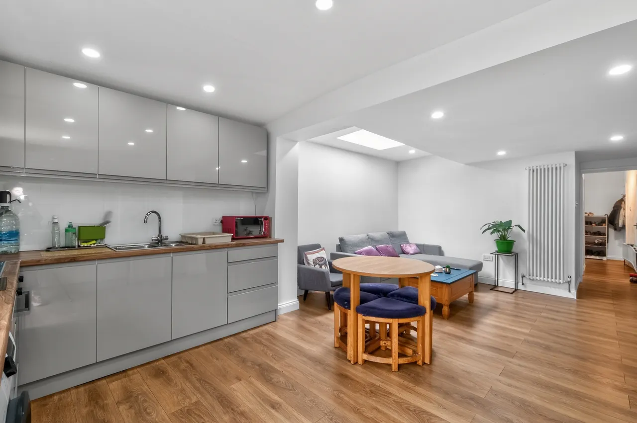 Elsham Road, London, photo 7
