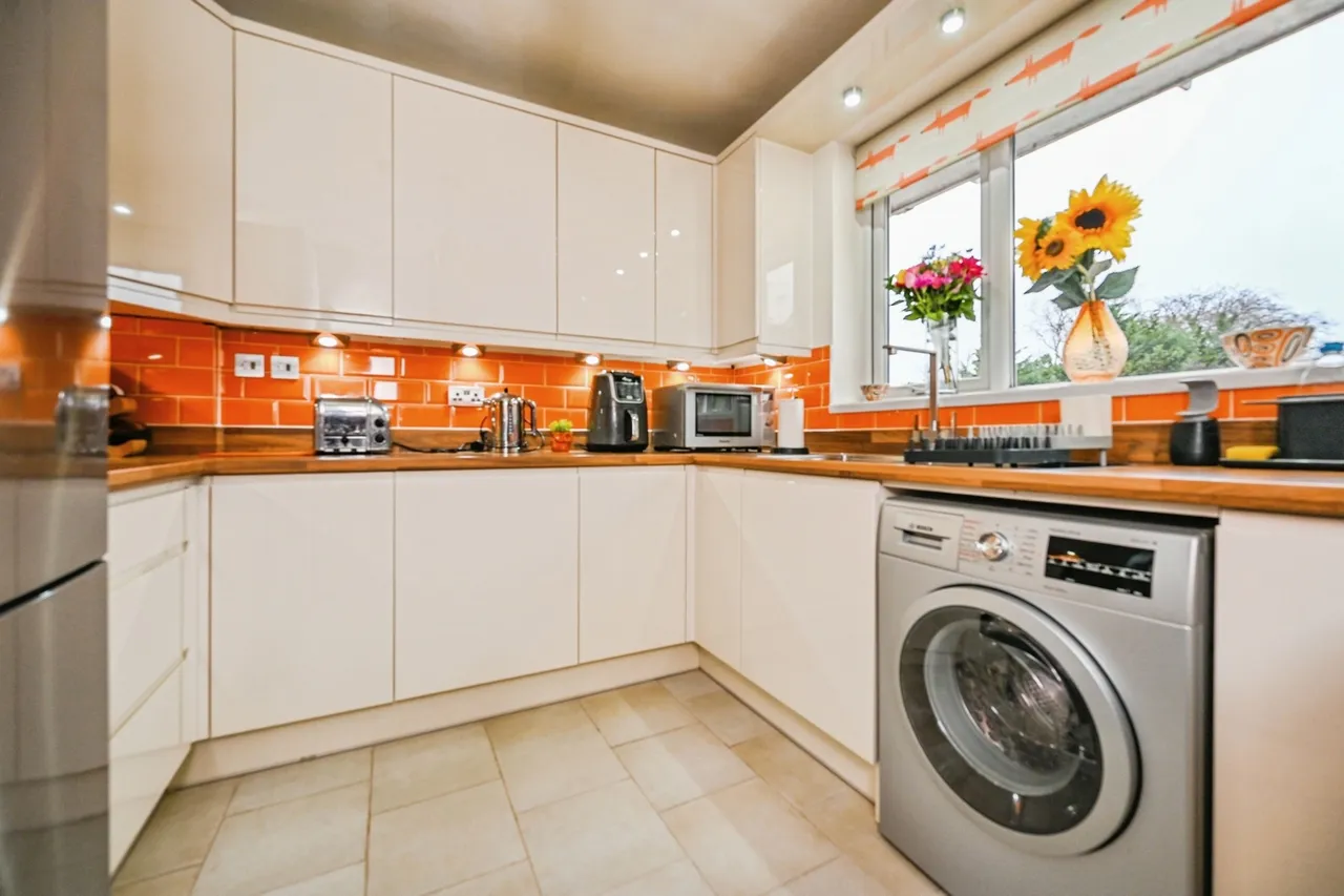 Eton Court, Liverpool, L18, photo 5