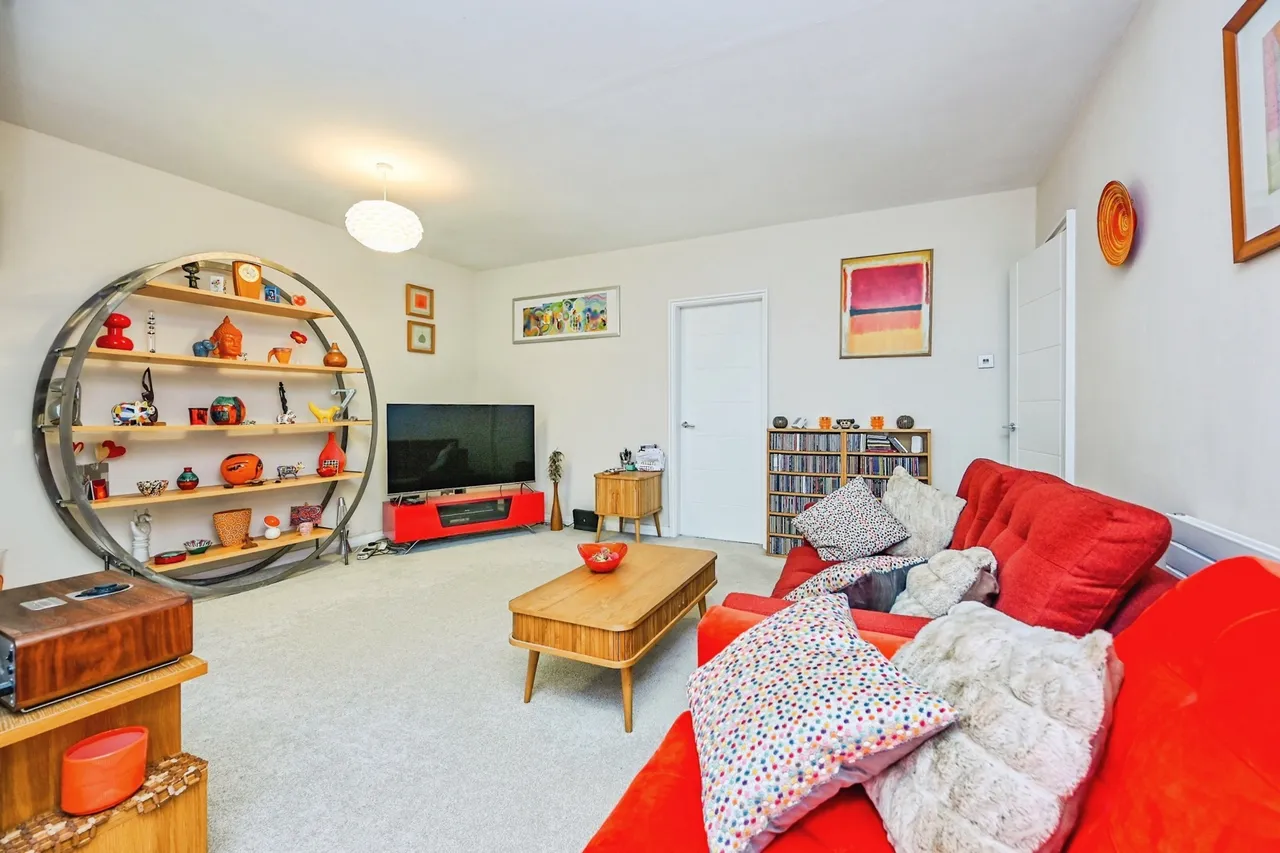 Eton Court, Liverpool, L18, photo 4