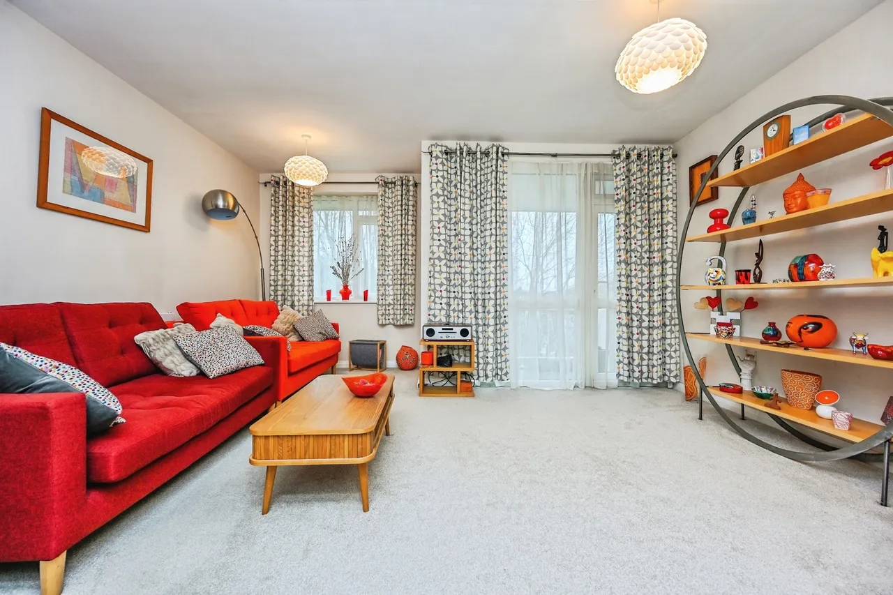 Eton Court, Liverpool, L18, photo 3