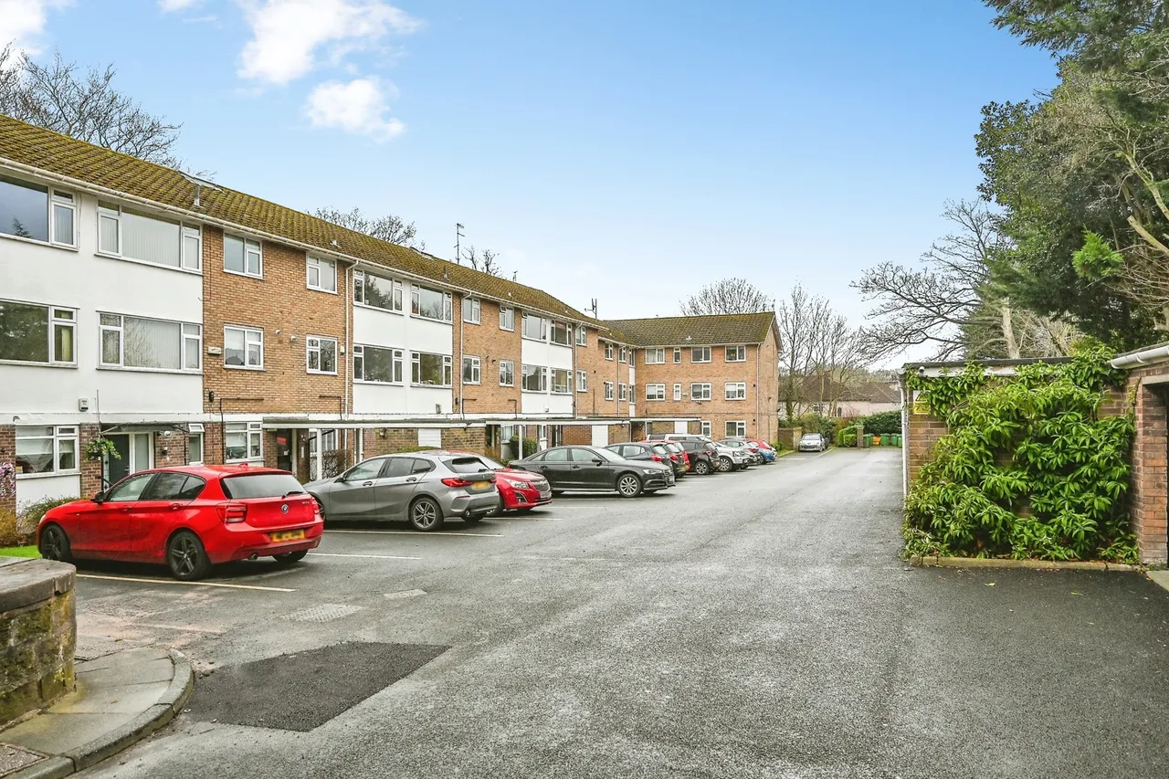 Eton Court, Liverpool, L18, photo 19