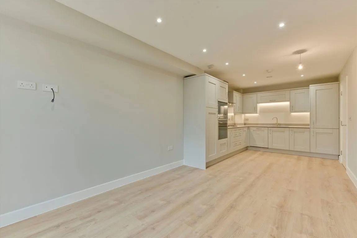 Queens Road, Weybridge, KT13, photo 5