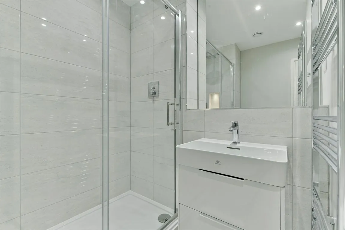 Queens Road, Weybridge, KT13, photo 7