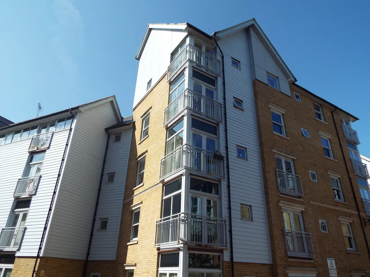 3 bed flat to rent, Bingley Court, Canterbury, CT1