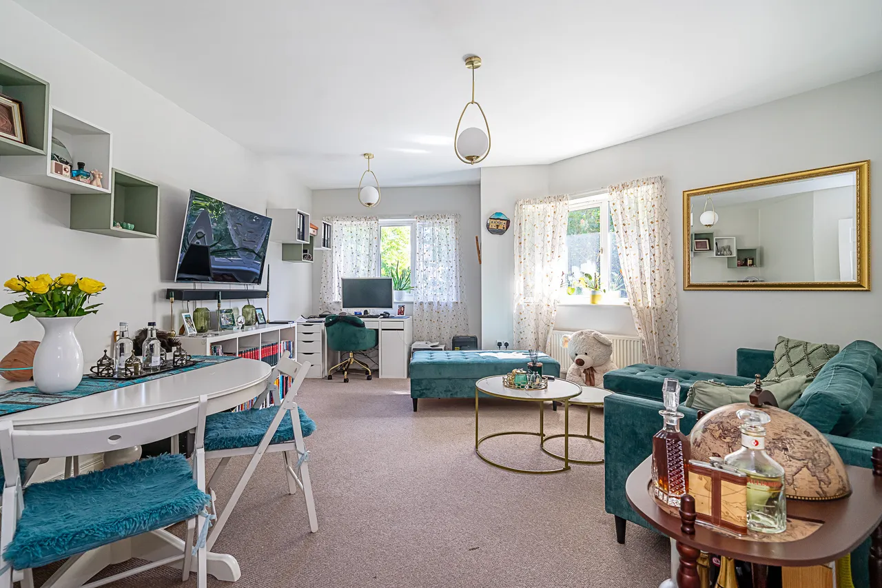Grasgarth Close, Acton, W3, photo 2