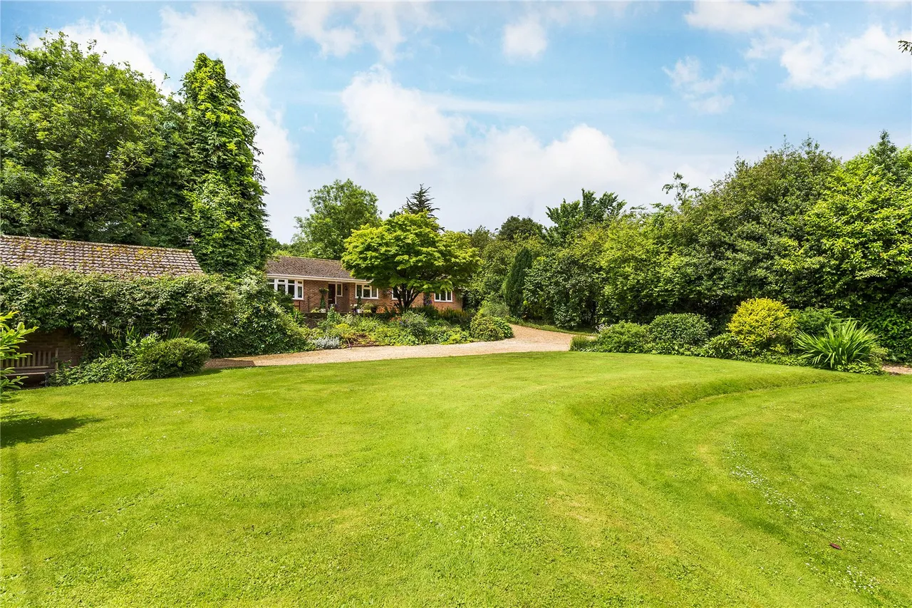Grosvenor Road, Medstead, GU34, photo 8