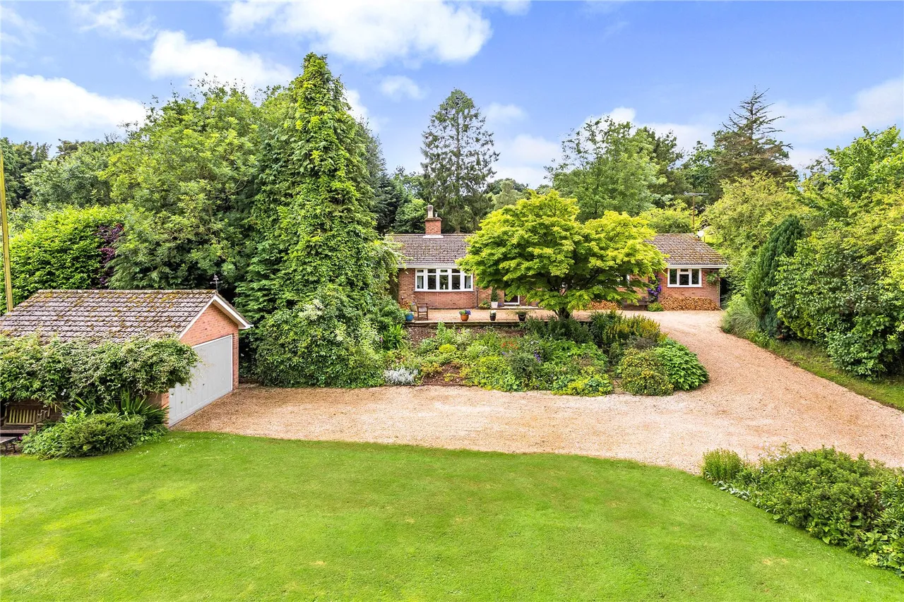 Grosvenor Road, Medstead, GU34, photo 15