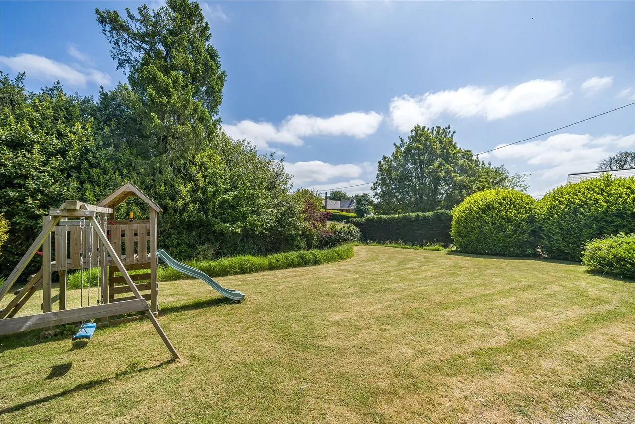 Grosvenor Road, Medstead, GU34, photo 9