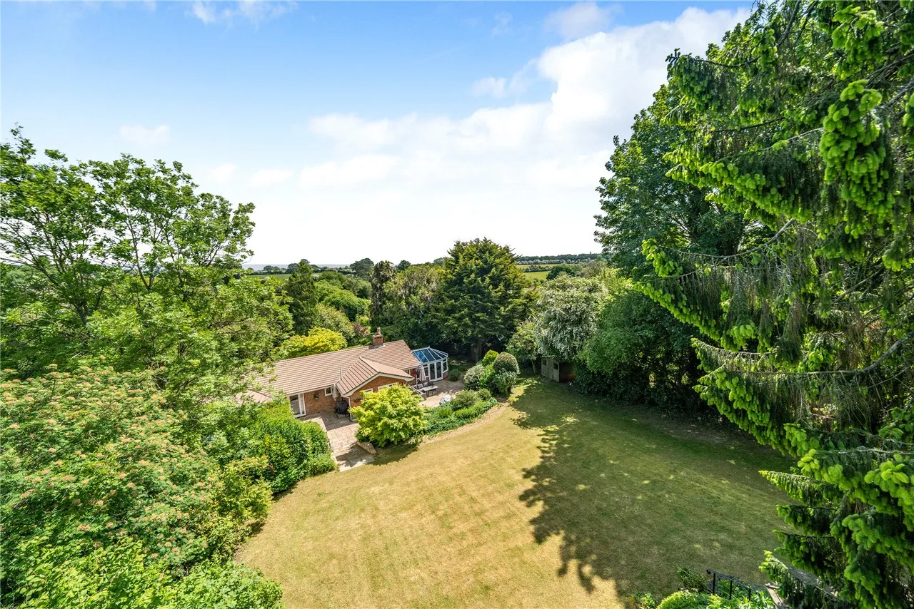 Grosvenor Road, Medstead, GU34, photo 10