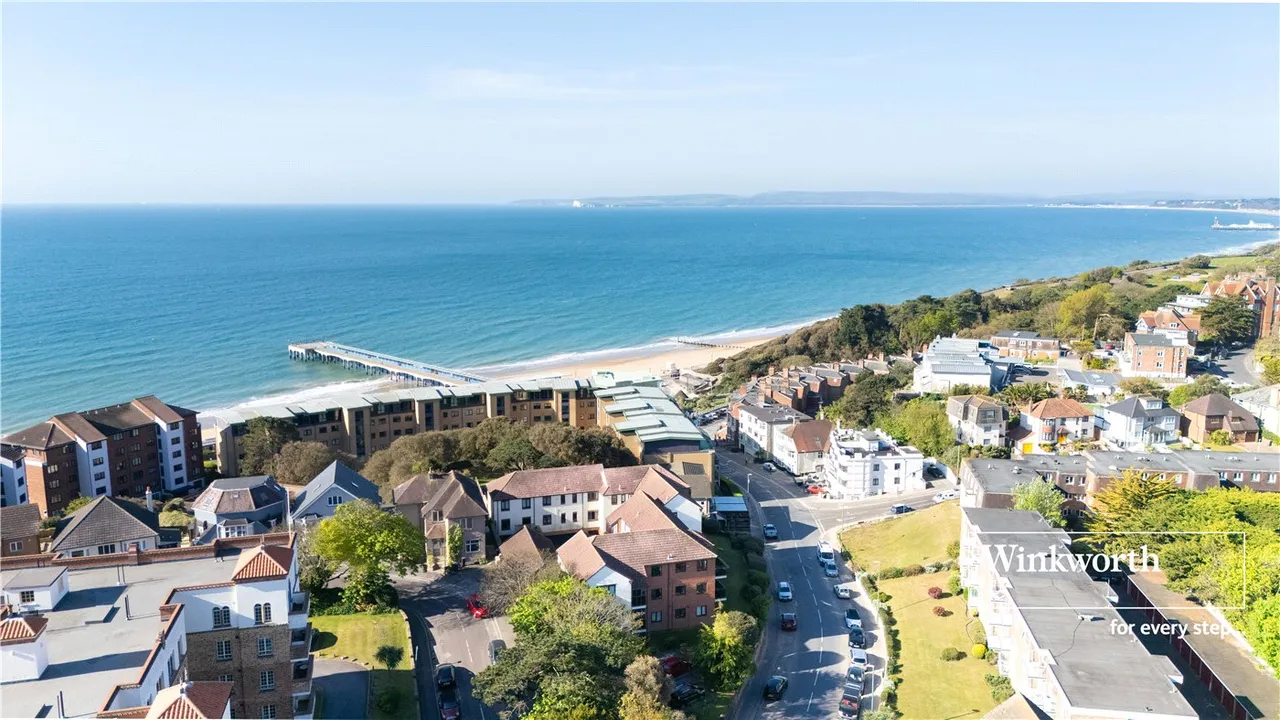 3 bed flat for sale — Sea Road, Boscombe, Bournemouth, Dorset, BH5