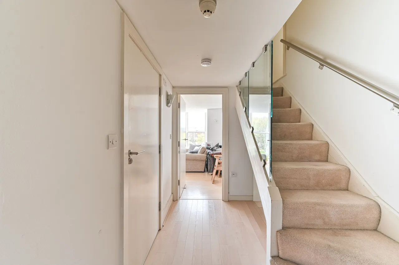 Flat 176, Building 22, Cadogan Road, London, photo 8