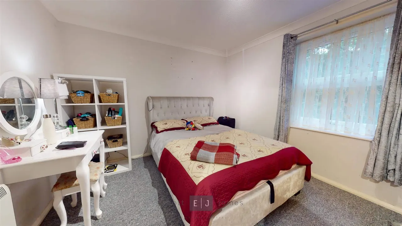 Fourways, Buckhurst Hill, photo 8