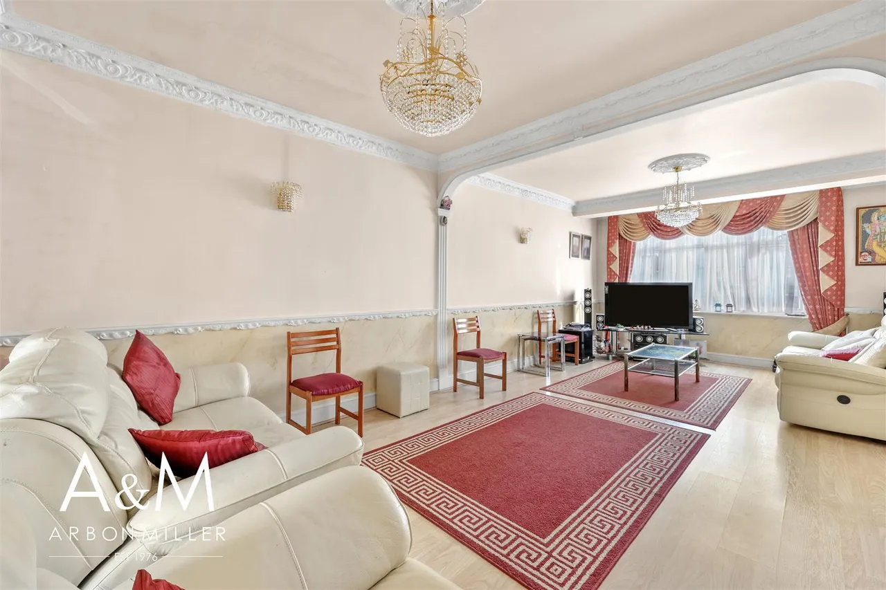 Denham Drive, Ilford, IG2, photo 11