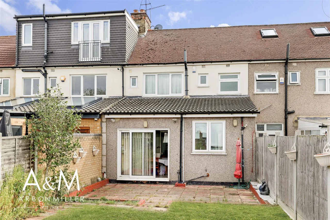 Denham Drive, Ilford, IG2, photo 24
