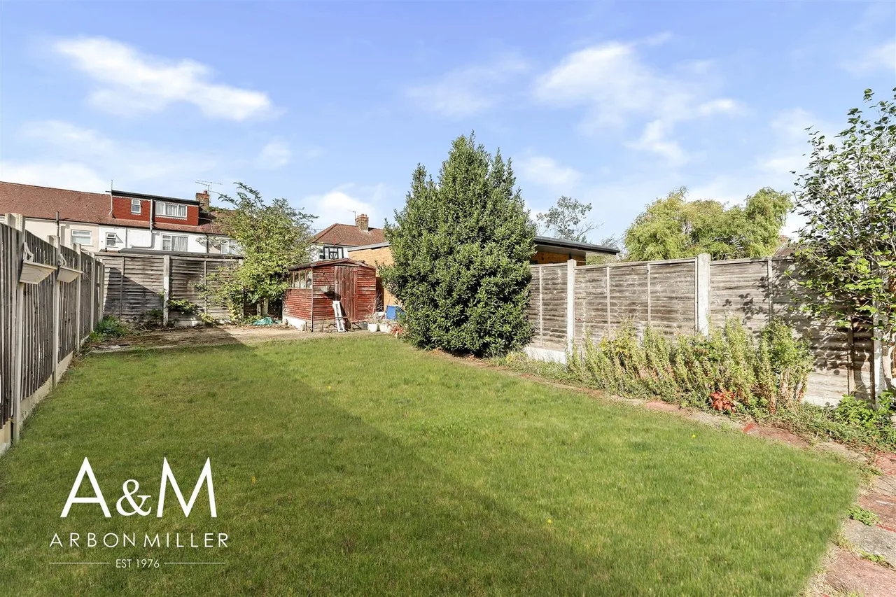 Denham Drive, Ilford, IG2, photo 22