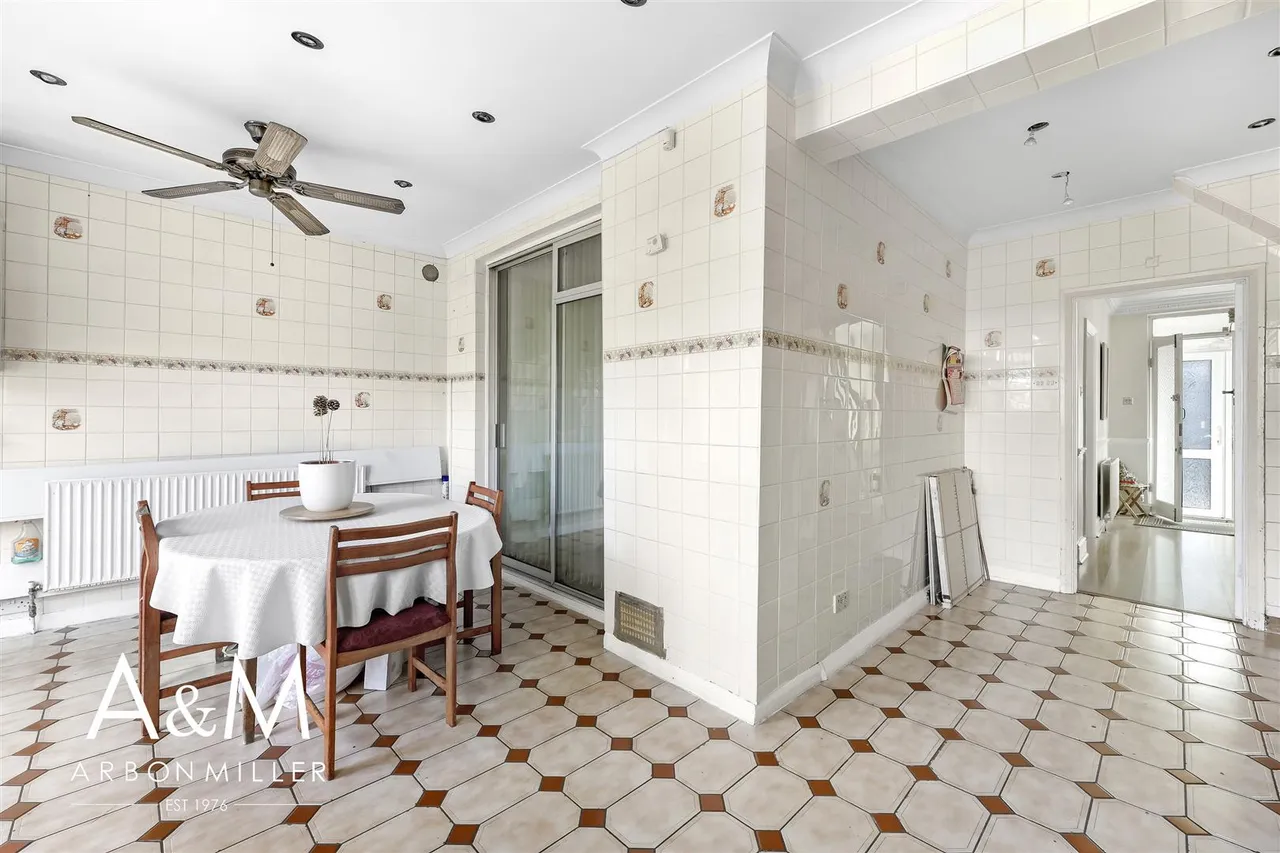 Denham Drive, Ilford, IG2, photo 13