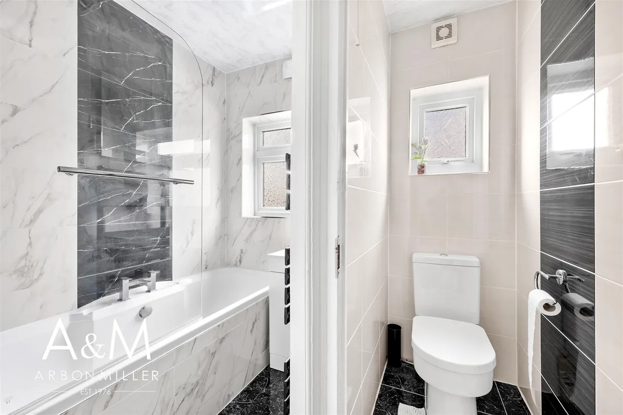 Denham Drive, Ilford, IG2, photo 20