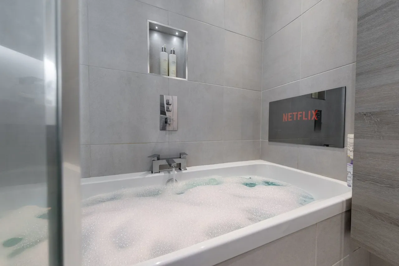 Guest Street, Leigh, WN7 2HW, photo 12