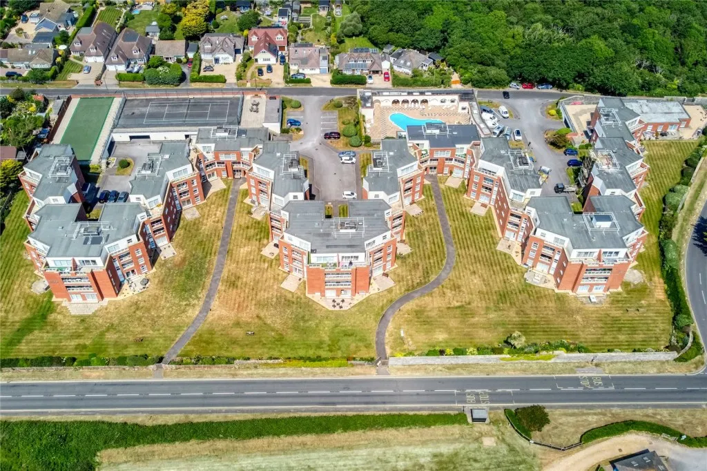 2 bed flat for sale, Milford on Sea, Lymington