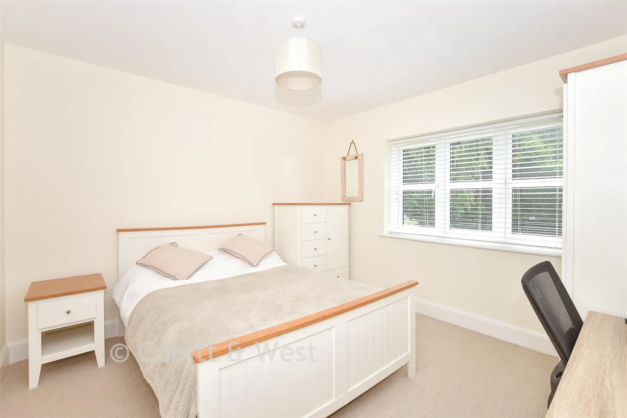 Rowplatt Lane, Felbridge, RH19, photo 8