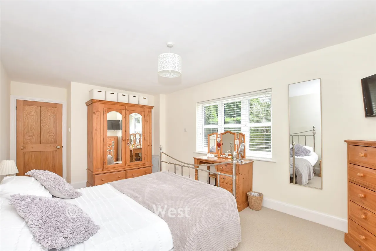 Rowplatt Lane, Felbridge, RH19, photo 6