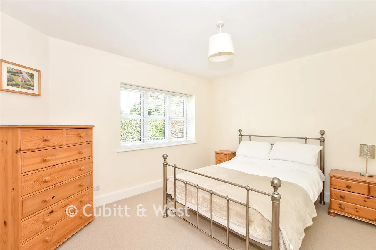 Rowplatt Lane, Felbridge, RH19, photo 7