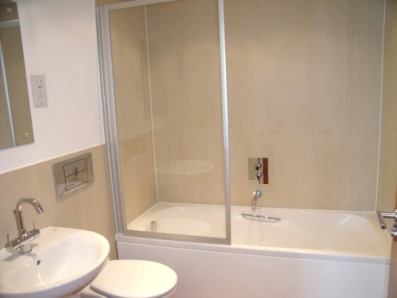 Weir Court, Canterbury, photo 5