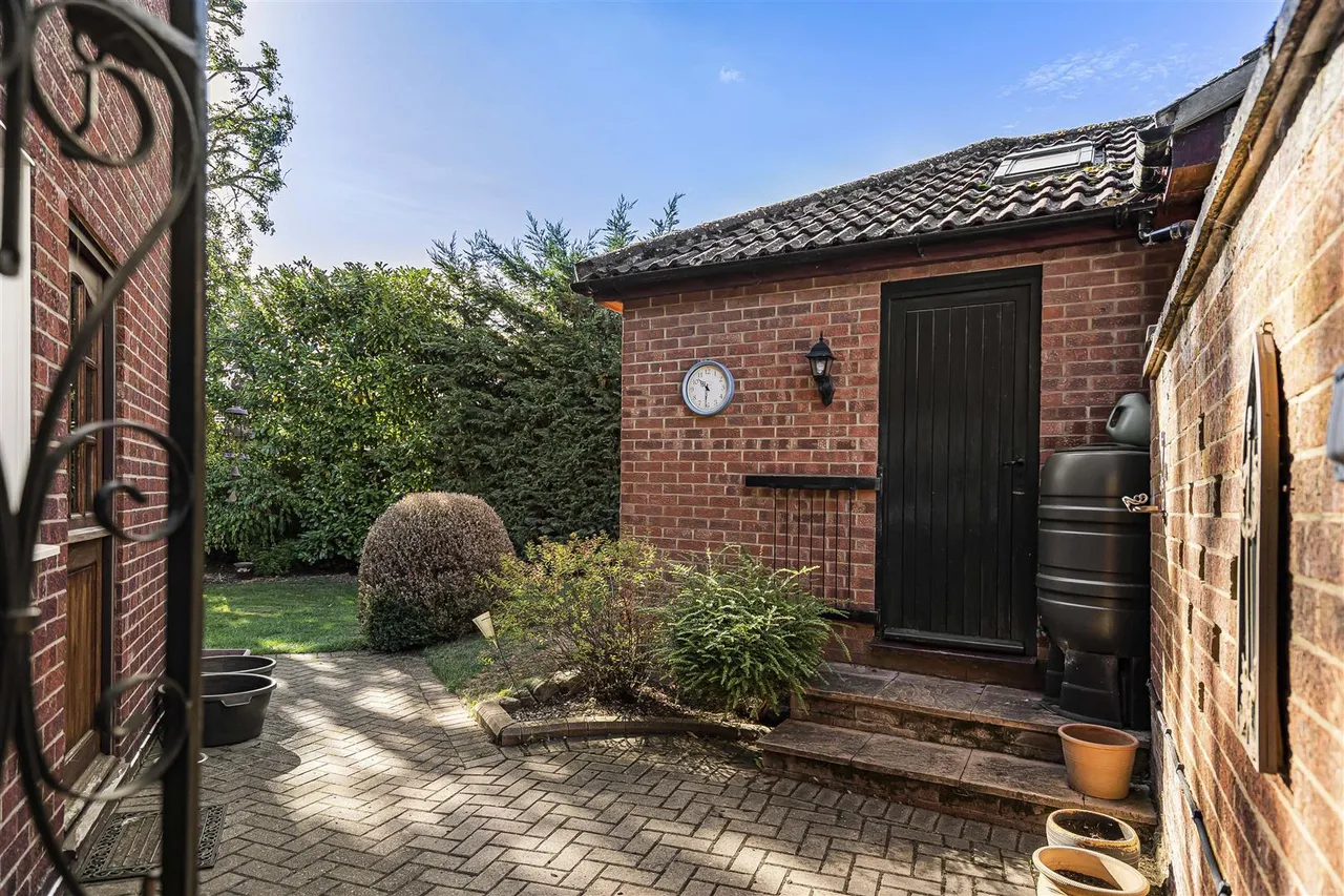Evergreen Lane, Great Bradley, CB8, photo 26