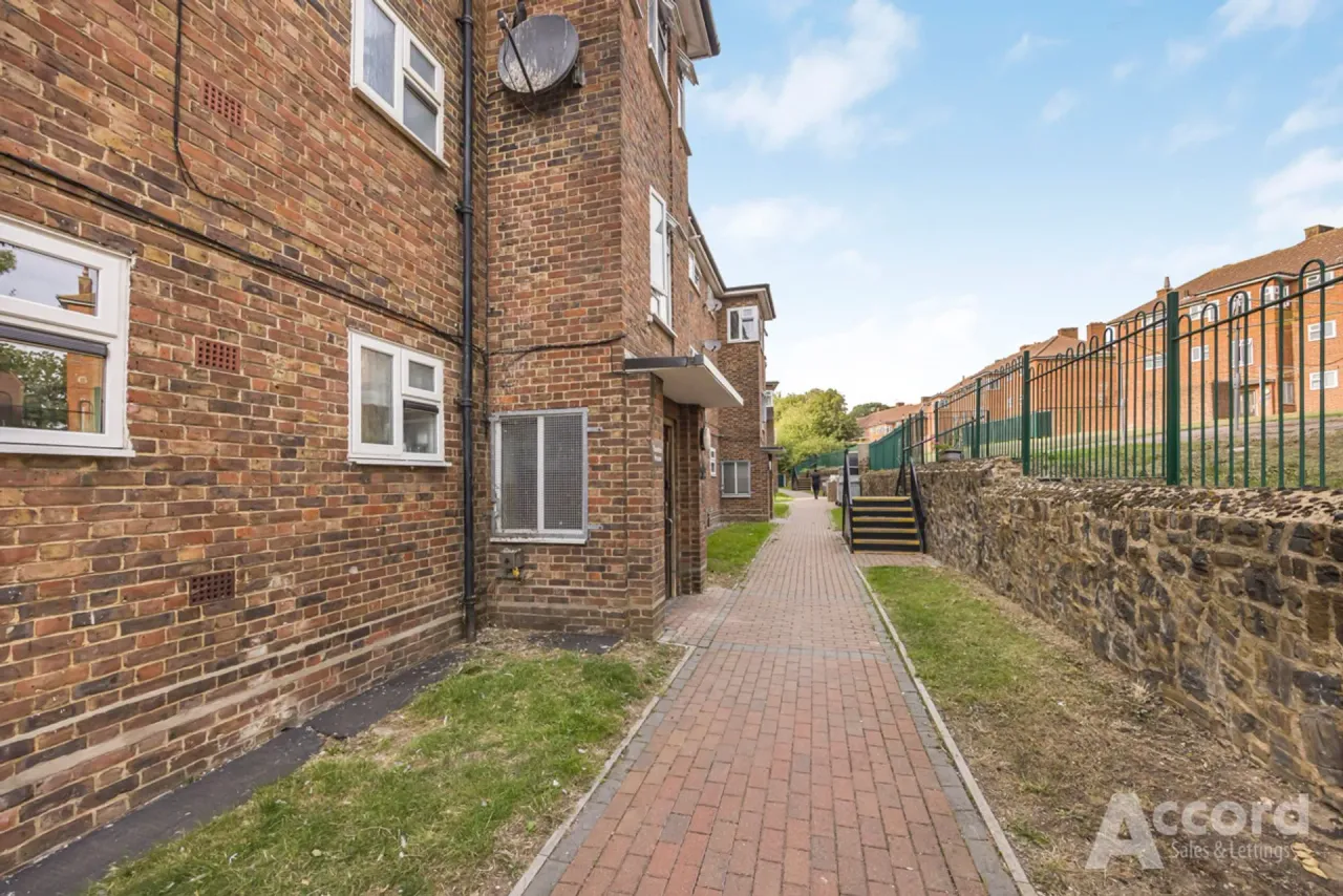 Redcar Road, Romford, RM3, photo 24