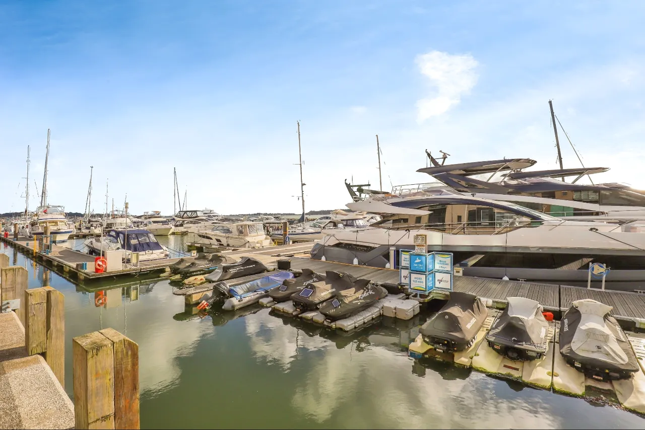 Dolphin Quays, Poole Quay, BH15, photo 15