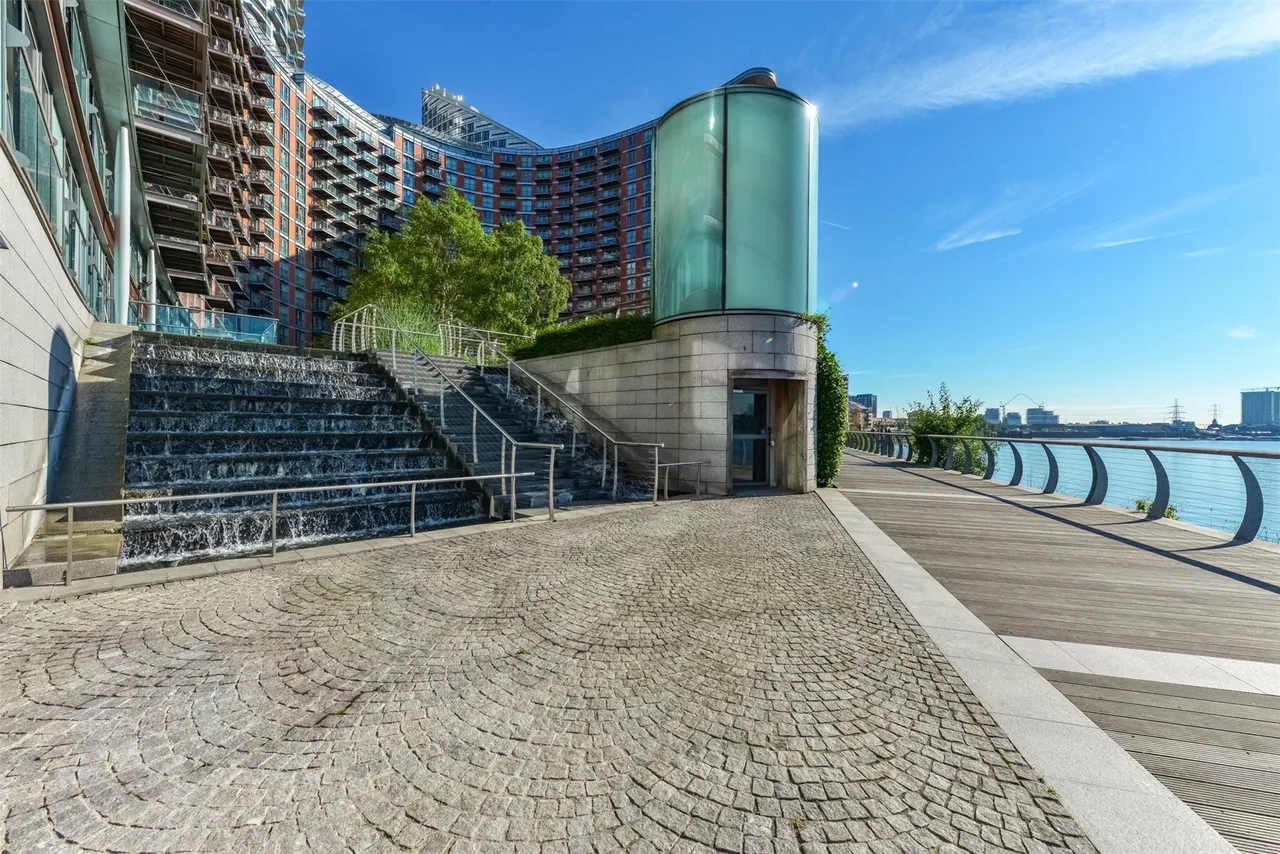Fairmont Avenue, London, E14, photo 3