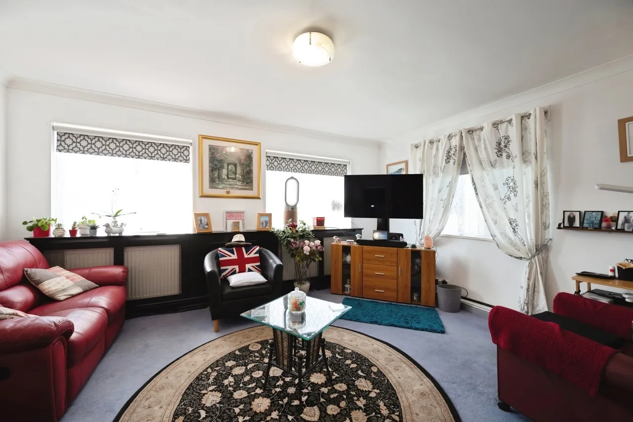 Westfield Avenue, Hayling Island, PO11, photo 4