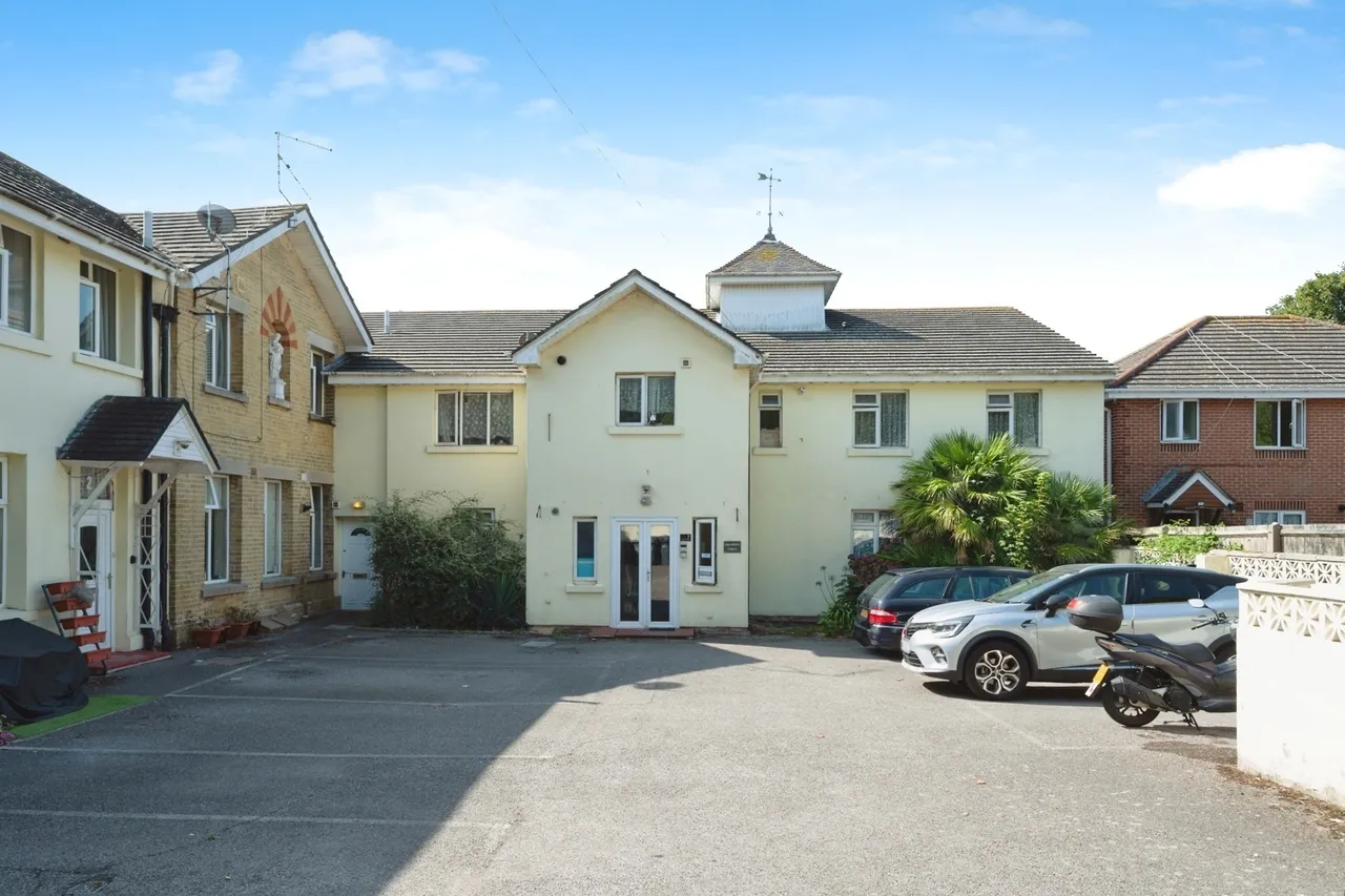 Westfield Avenue, Hayling Island, PO11, photo 17