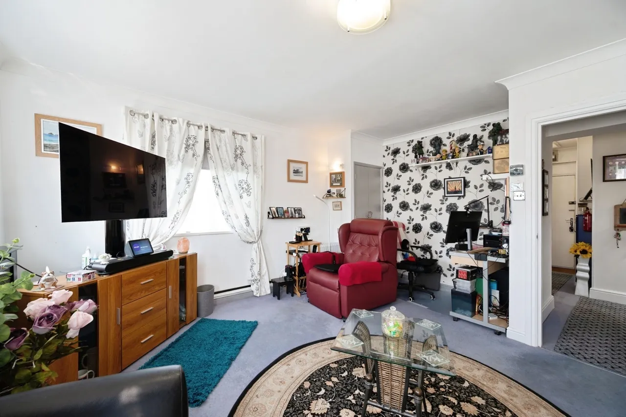 Westfield Avenue, Hayling Island, PO11, photo 15