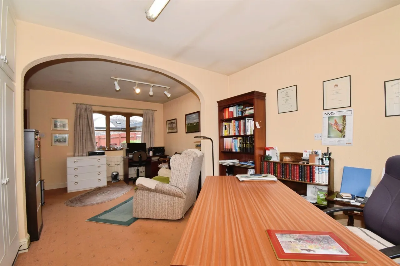 Dalby Avenue, Bushby, LEICESTER, photo 12