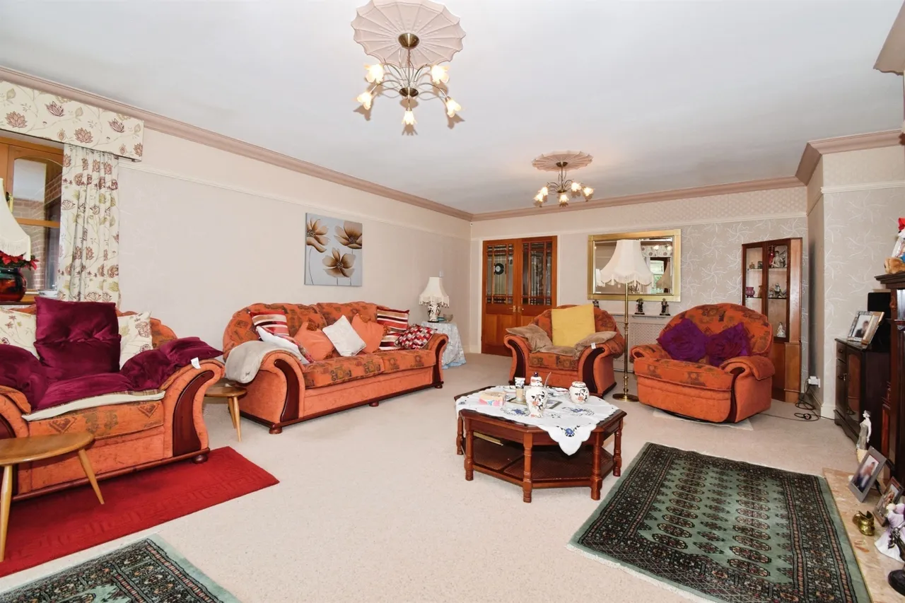 Dalby Avenue, Bushby, LEICESTER, photo 9
