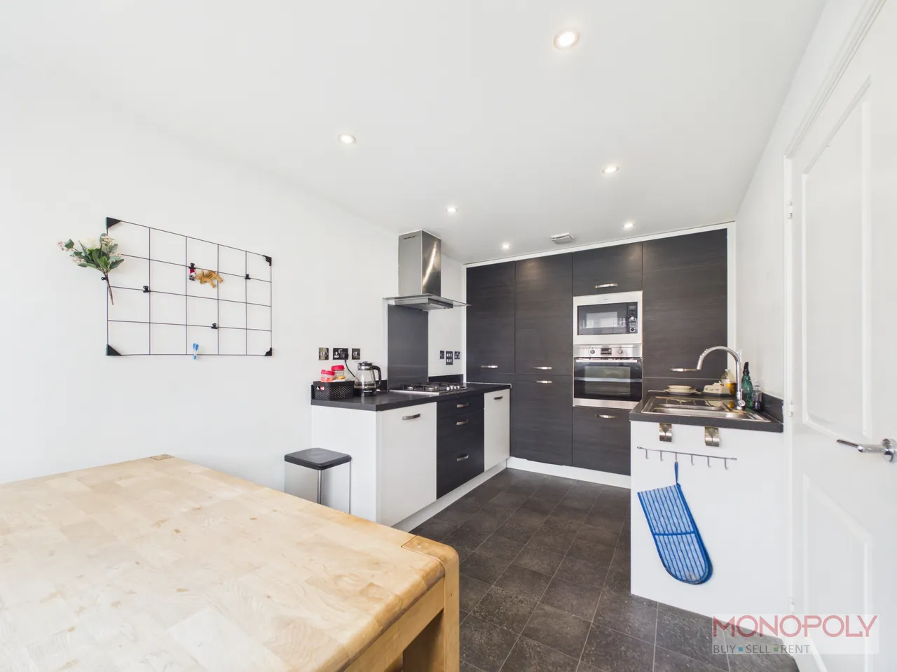 Malham Court, Gwersyllt, LL11, photo 5