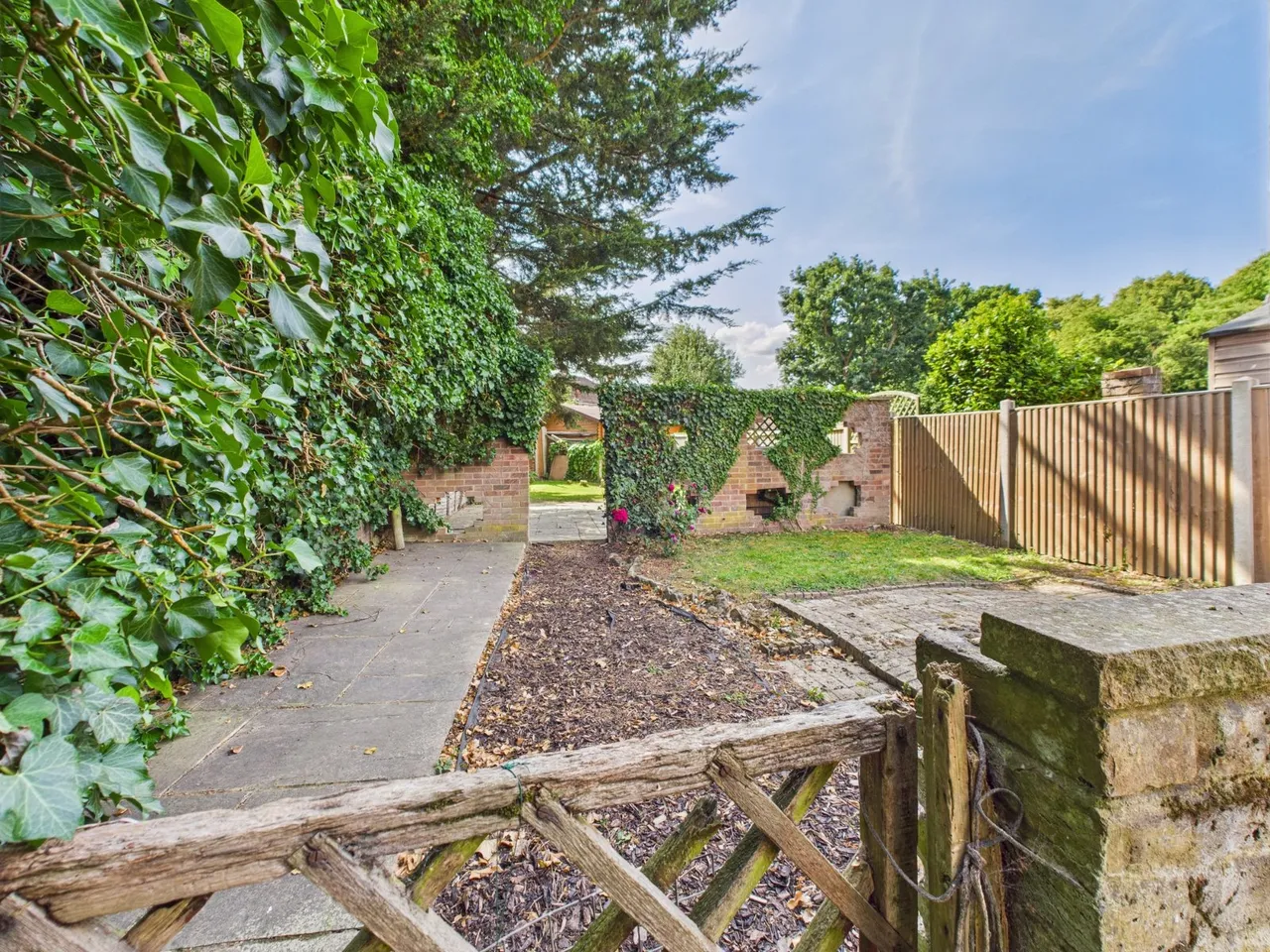 St. Marys Road, Langley, SL3, photo 13