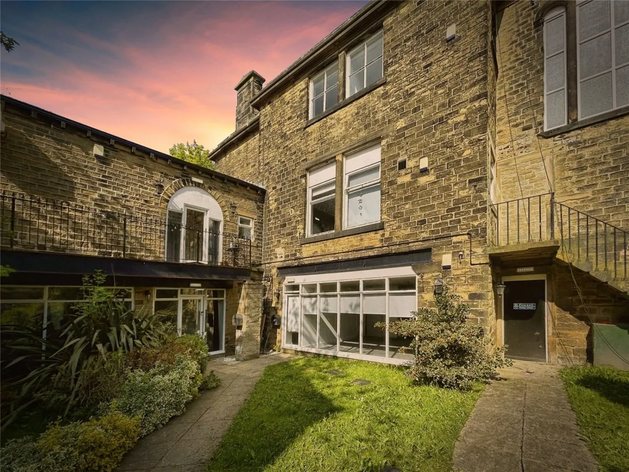 Moorside Avenue, Crosland Moor, HD4, photo 12