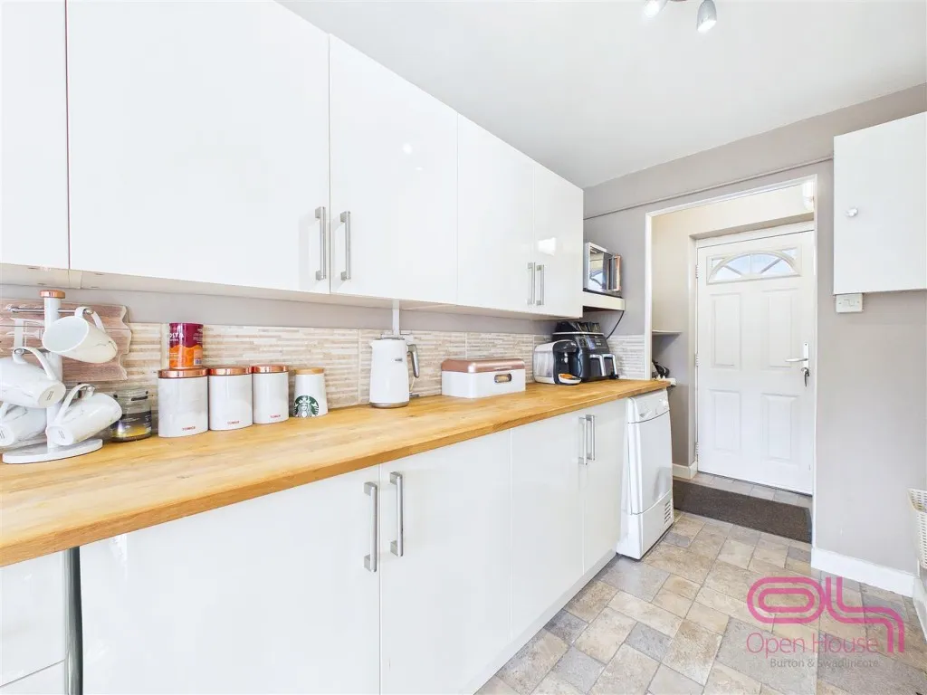 Hawthorn Crescent, Burton-On-Trent, DE15, photo 11