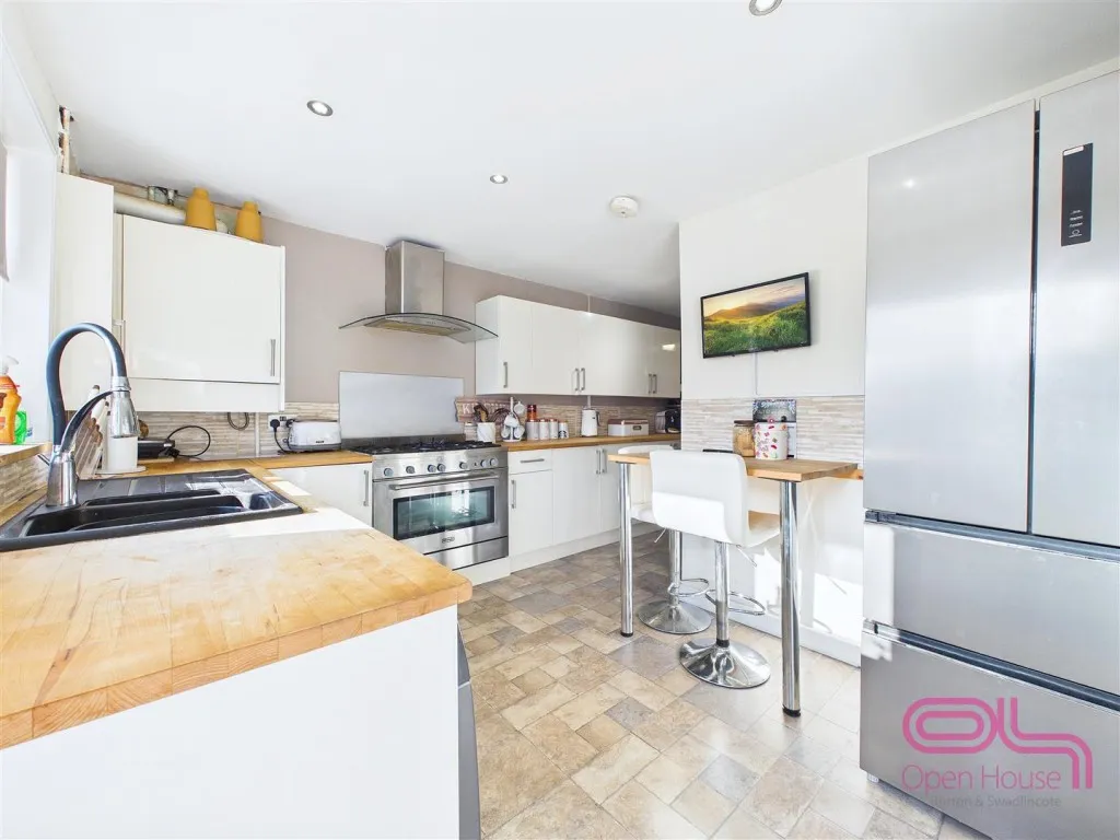 Hawthorn Crescent, Burton-On-Trent, DE15, photo 7