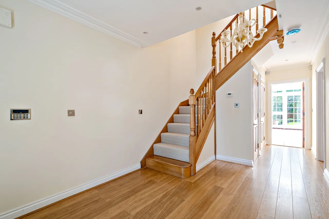 Lincoln Grove, Weybridge, KT13, photo 6